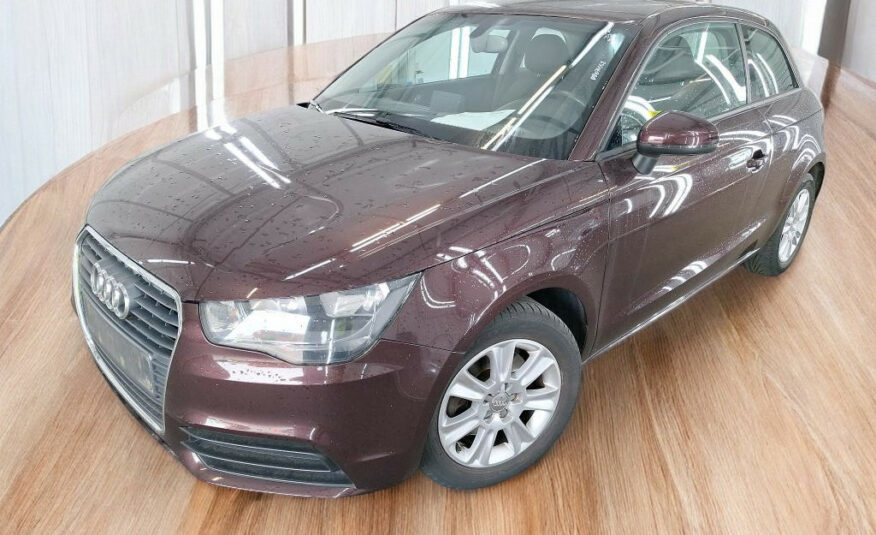 AUDI A1 1.6 TDI 105 Attraction