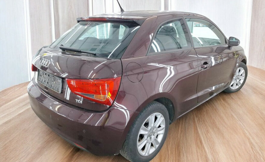 AUDI A1 1.6 TDI 105 Attraction