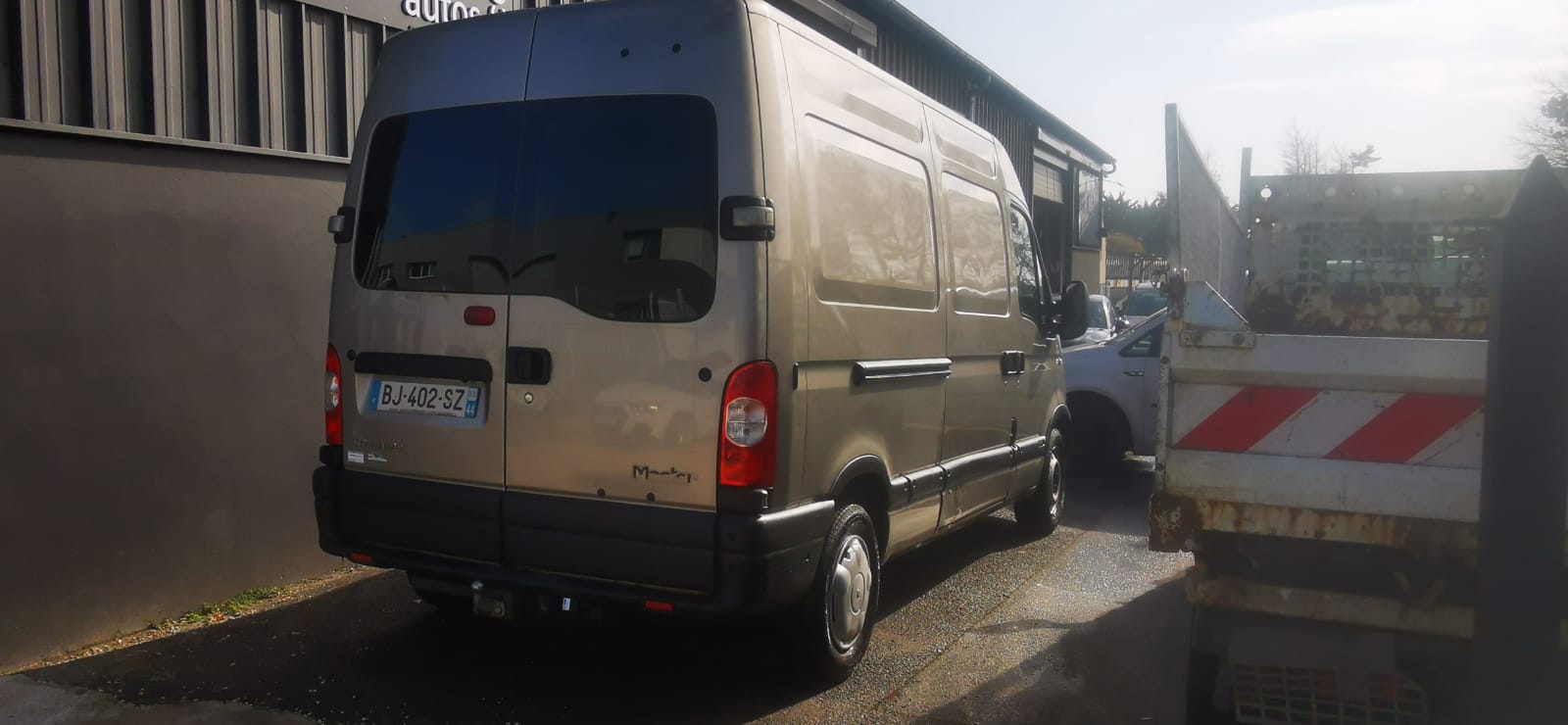 RENAULT MASTER FOURGON FGN L2H2 2.8t 2.5 dCi 120 E3 CONFORT (dépôt vente)
