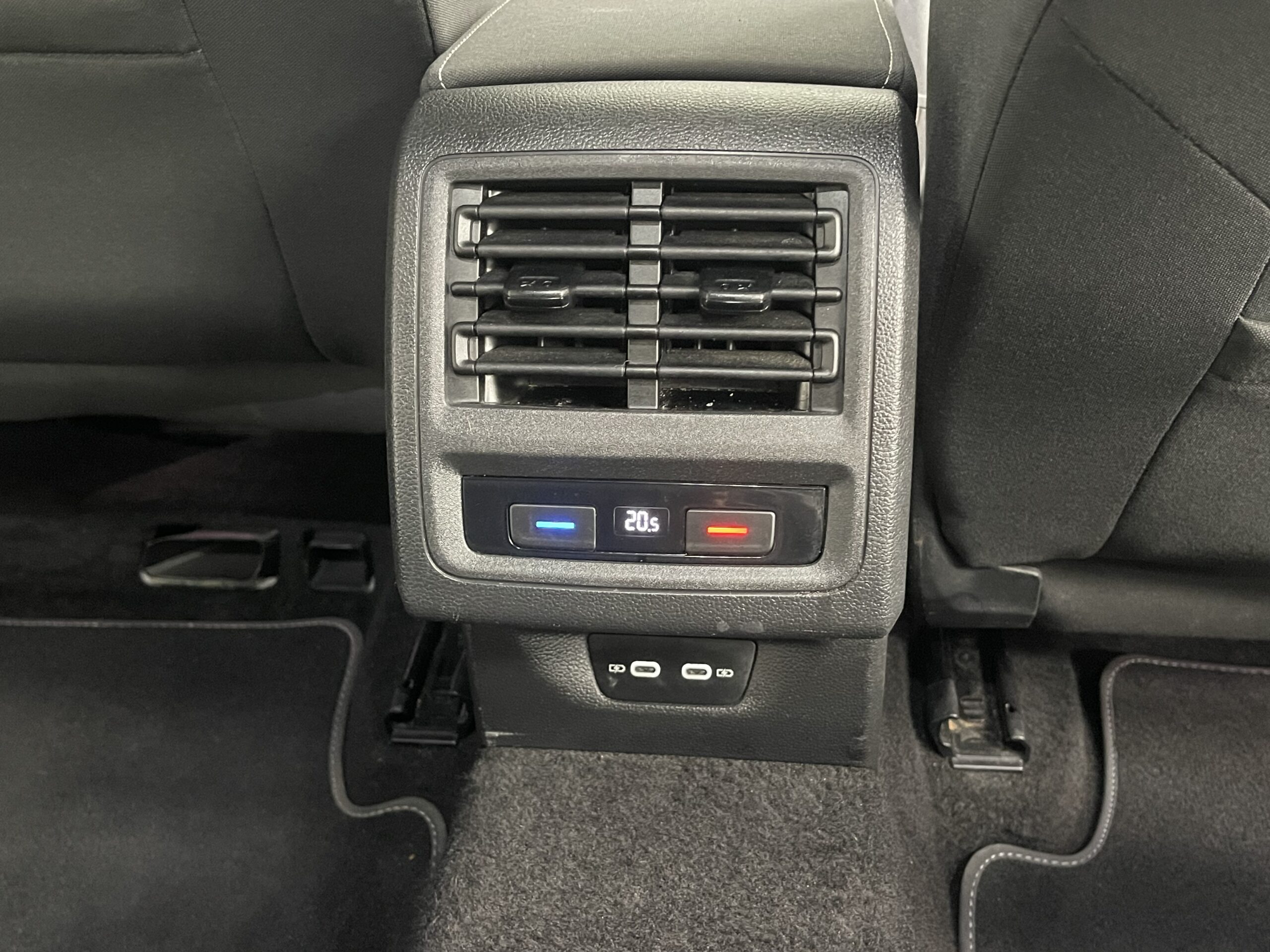 VOLKSWAGEN GOLF Golf VIII 1.0 eTSI OPF 110 DSG7 BlueMotion Technology