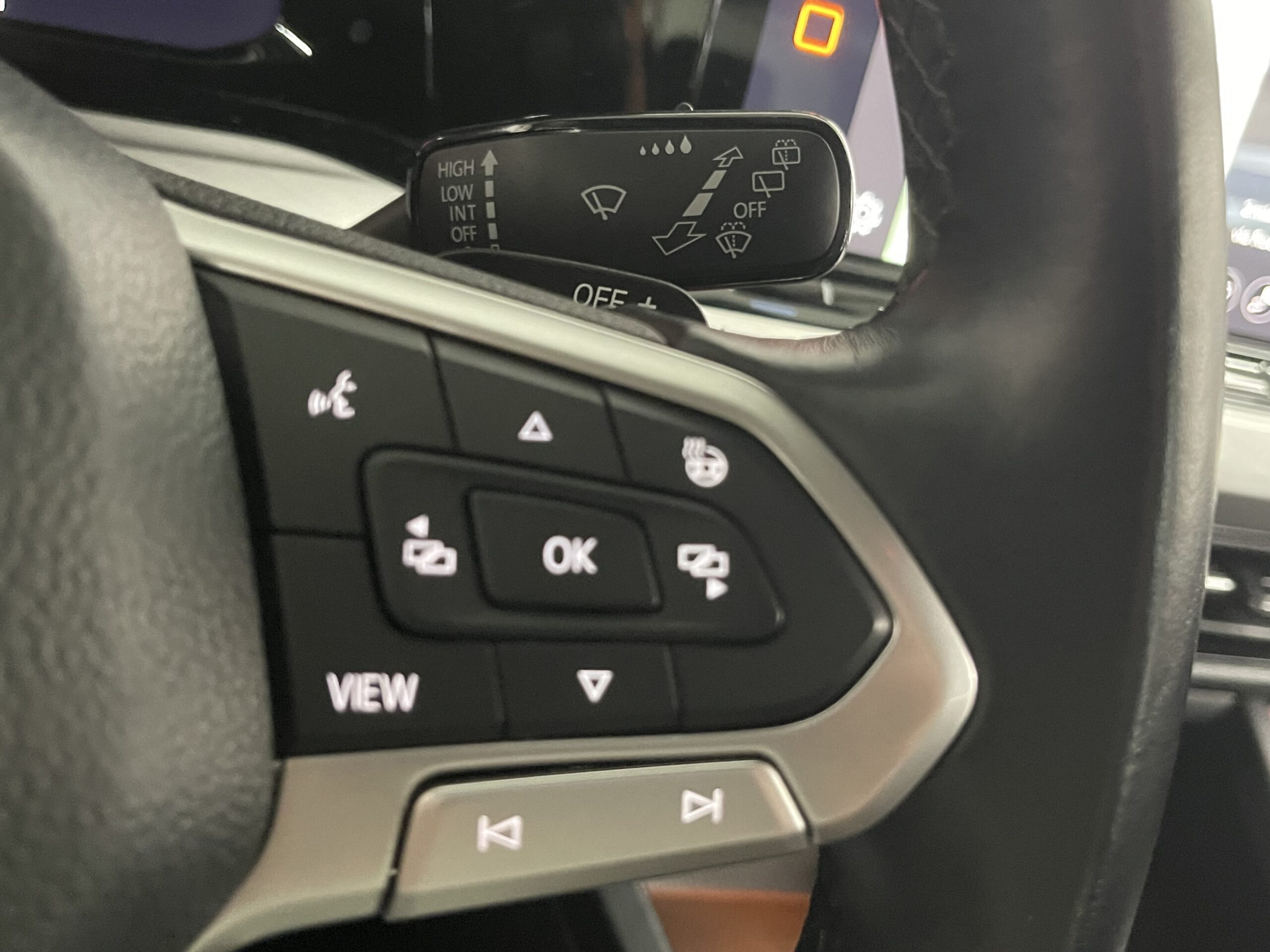 VOLKSWAGEN GOLF Golf VIII 1.0 eTSI OPF 110 DSG7 BlueMotion Technology