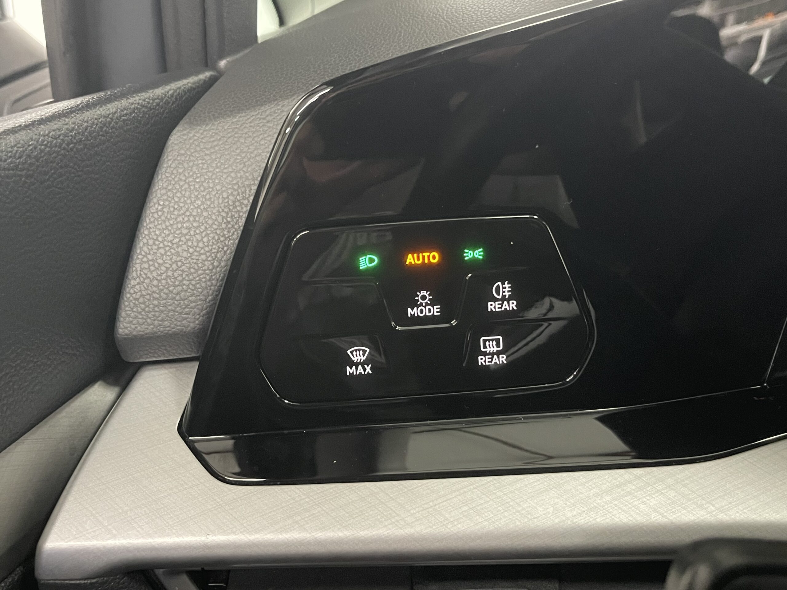 VOLKSWAGEN GOLF Golf VIII 1.0 eTSI OPF 110 DSG7 BlueMotion Technology