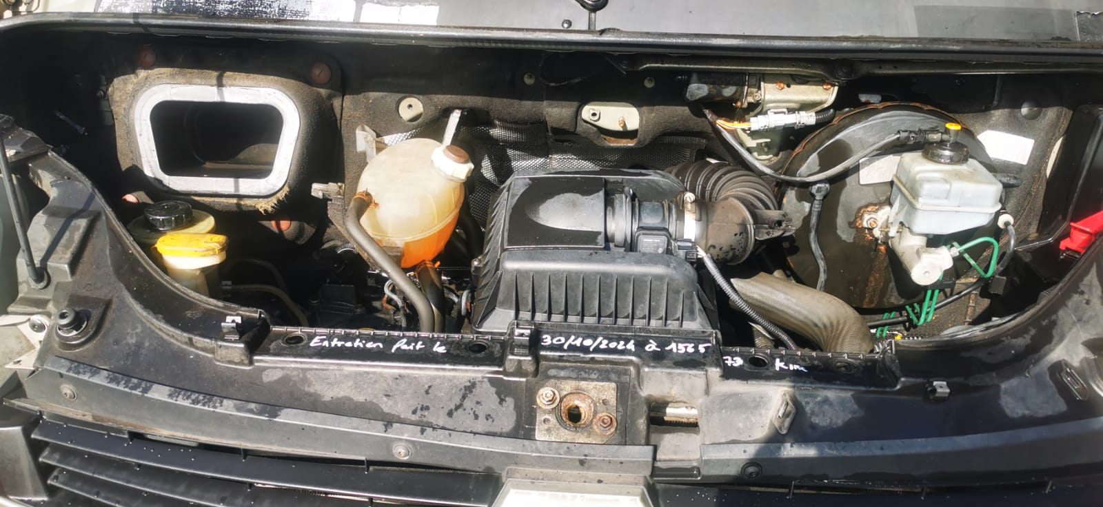 RENAULT MASTER FOURGON FGN L2H2 2.8t 2.5 dCi 120 E3 CONFORT (dépôt vente)