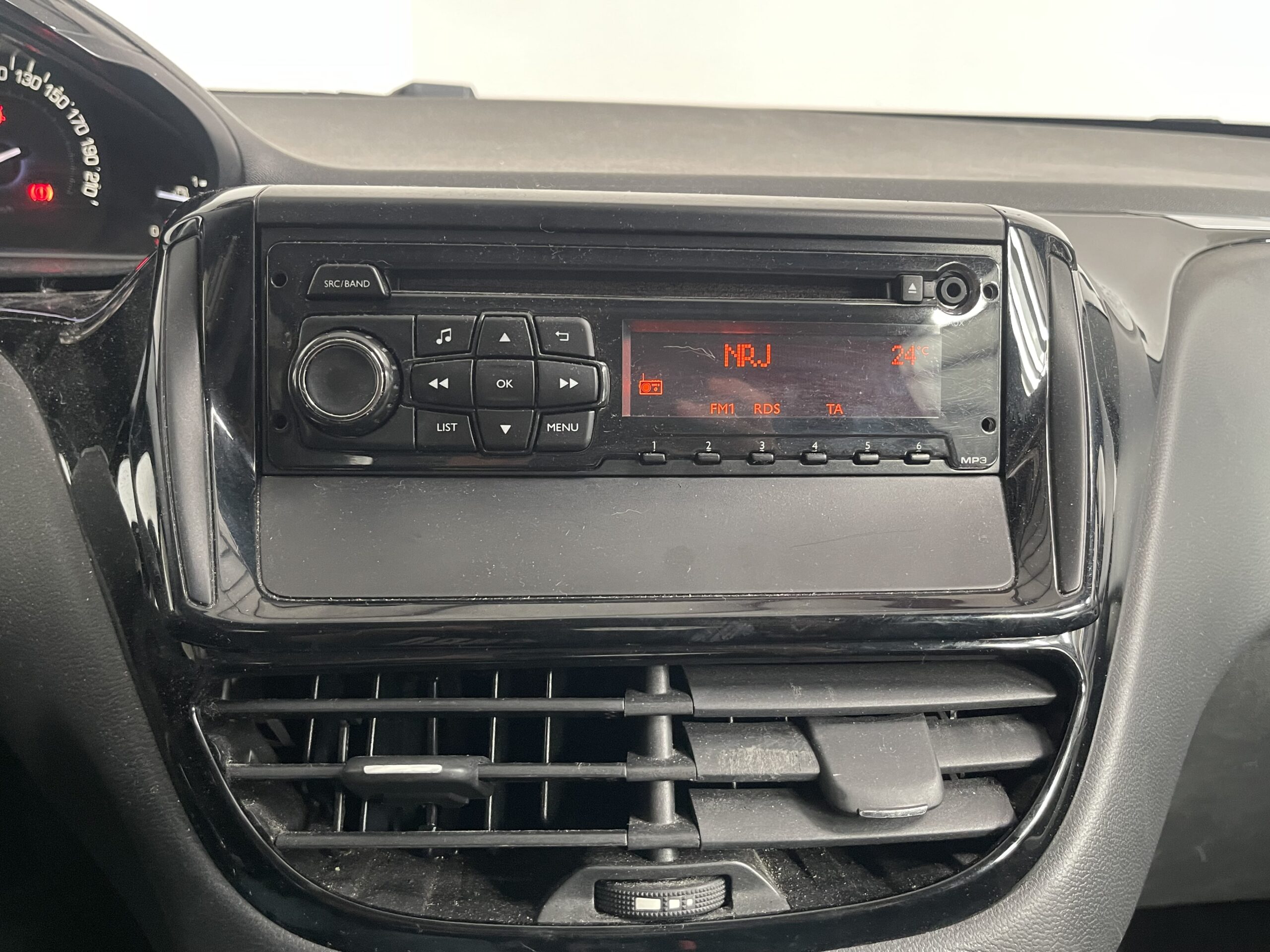 PEUGEOT 208 1.2 PureTech 68ch BVM5 Like