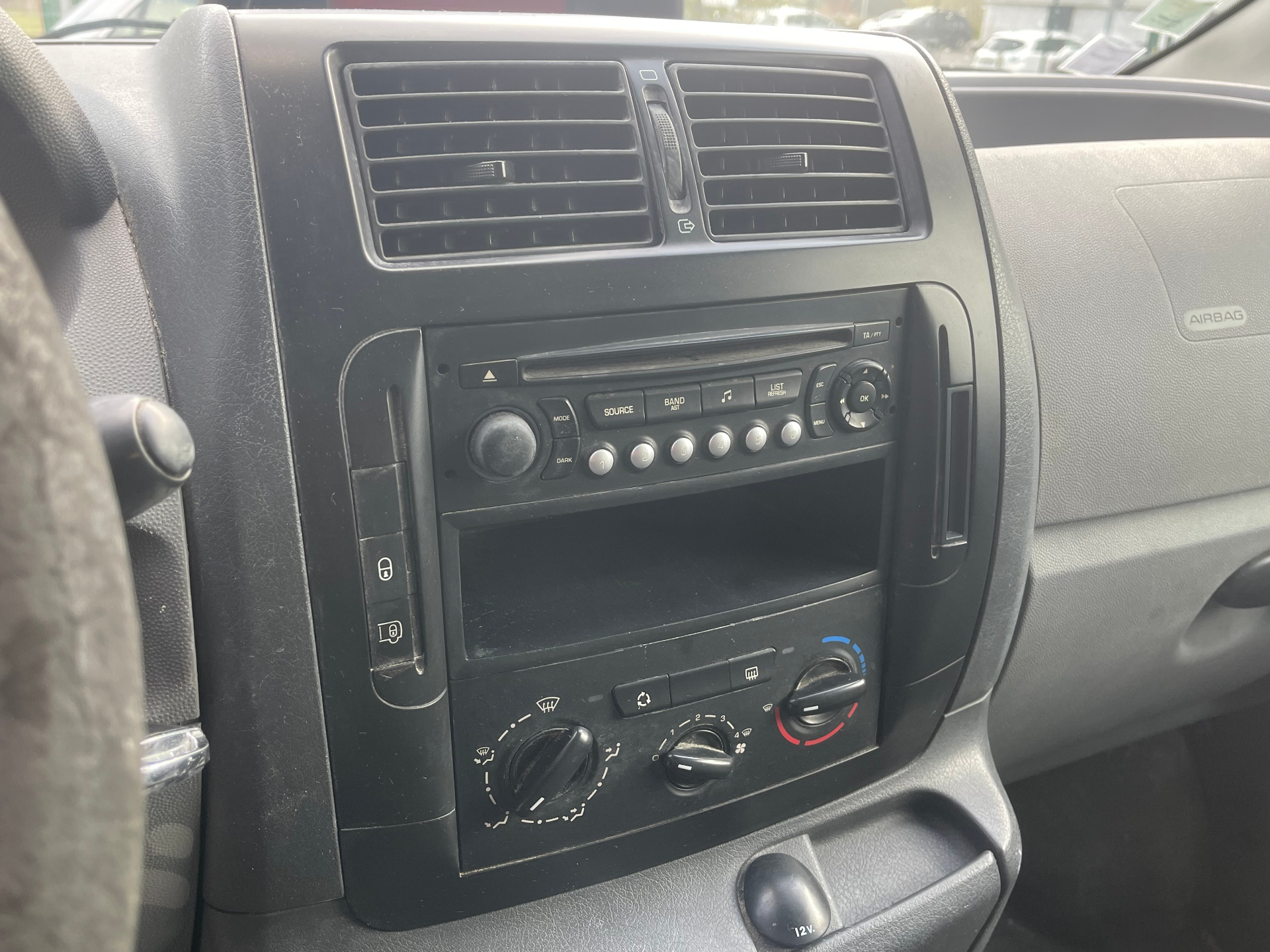 CITROEN JUMPY FOURGON FGN TOLE 1200 L1H1 1.6 HDI – 90 CONFORT