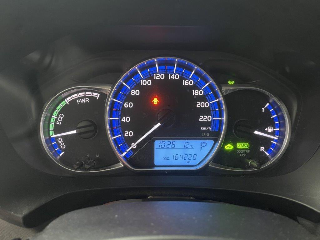 TOYOTA YARIS HYBRIDE 100h Dynamic