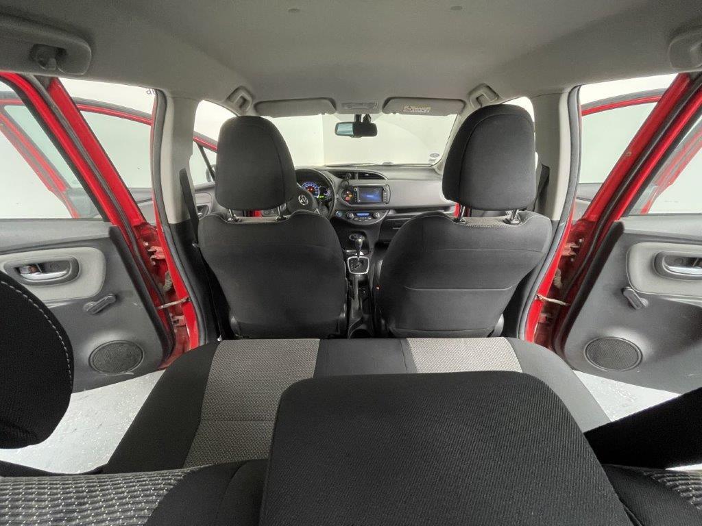 TOYOTA YARIS HYBRIDE 100h Dynamic