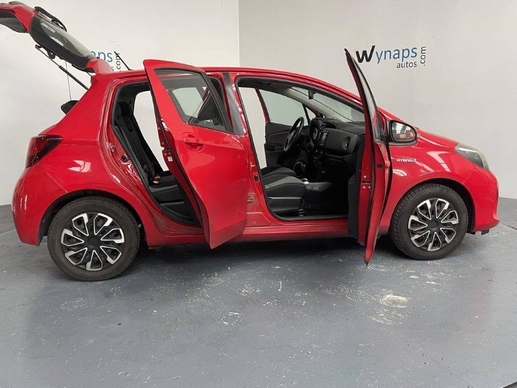 TOYOTA YARIS HYBRIDE 100h Dynamic