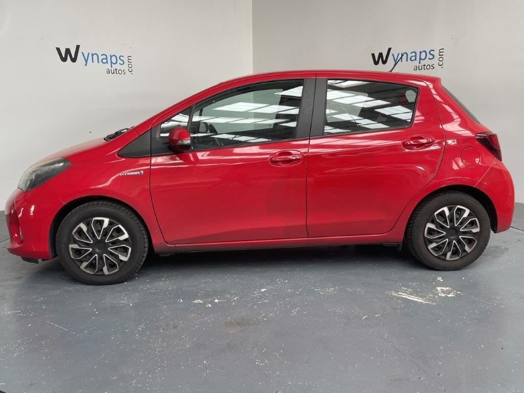 TOYOTA YARIS HYBRIDE 100h Dynamic