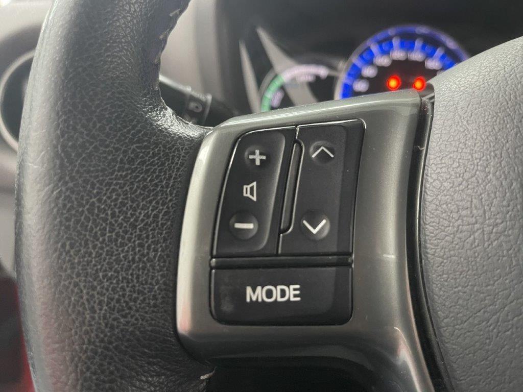 TOYOTA YARIS HYBRIDE 100h Dynamic