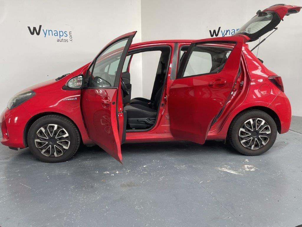 TOYOTA YARIS HYBRIDE 100h Dynamic