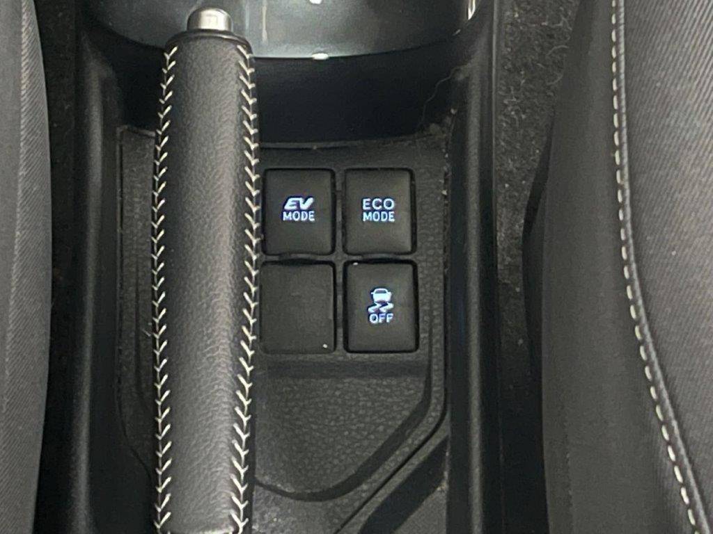 TOYOTA YARIS HYBRIDE 100h Dynamic