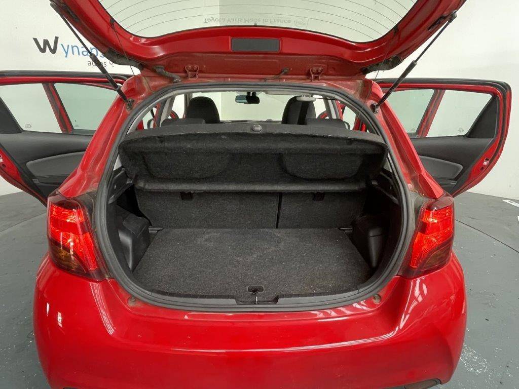 TOYOTA YARIS HYBRIDE 100h Dynamic