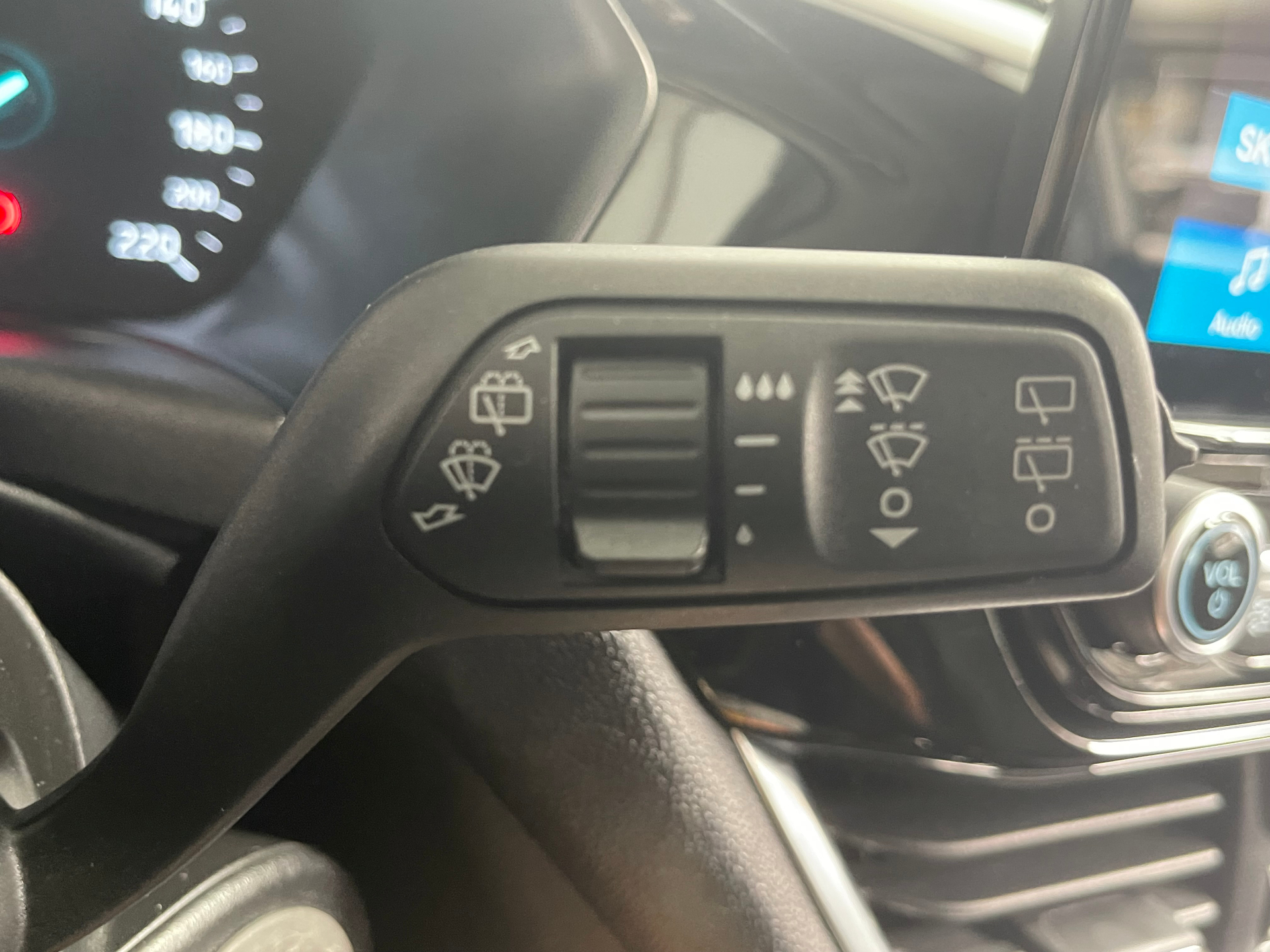 FORD FIESTA 1.0 EcoBoost 100 ch S&S BVA6 Titanium